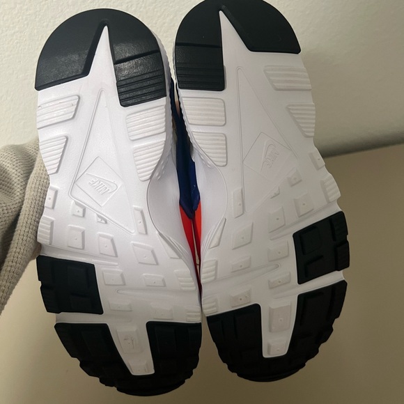 Nike Huarache Big Kids 6Y - Picture 4 of 5